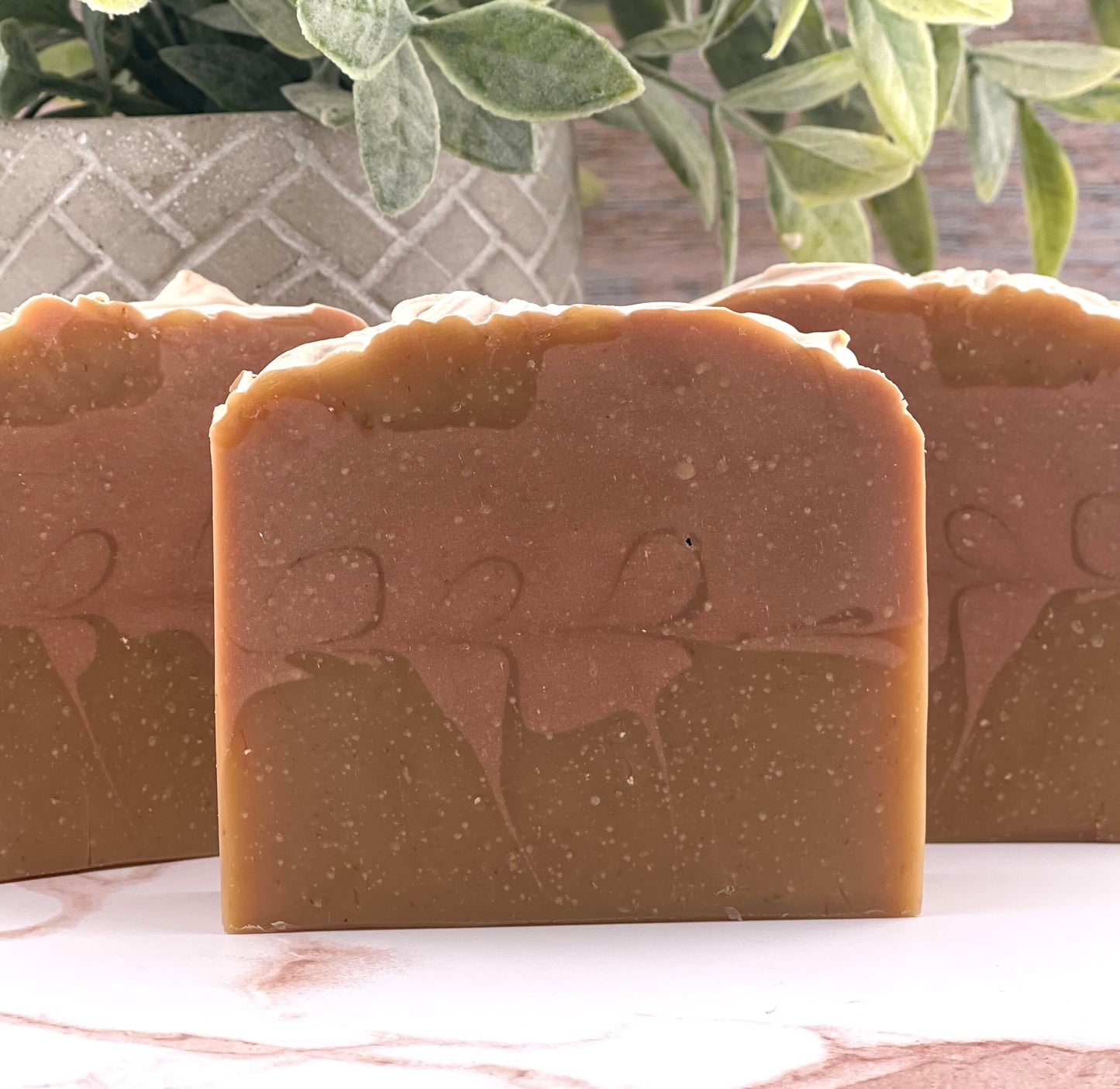 Pink Earth - 🌾Gentle care from the earth — calamine, oats, and creamy goat milk.