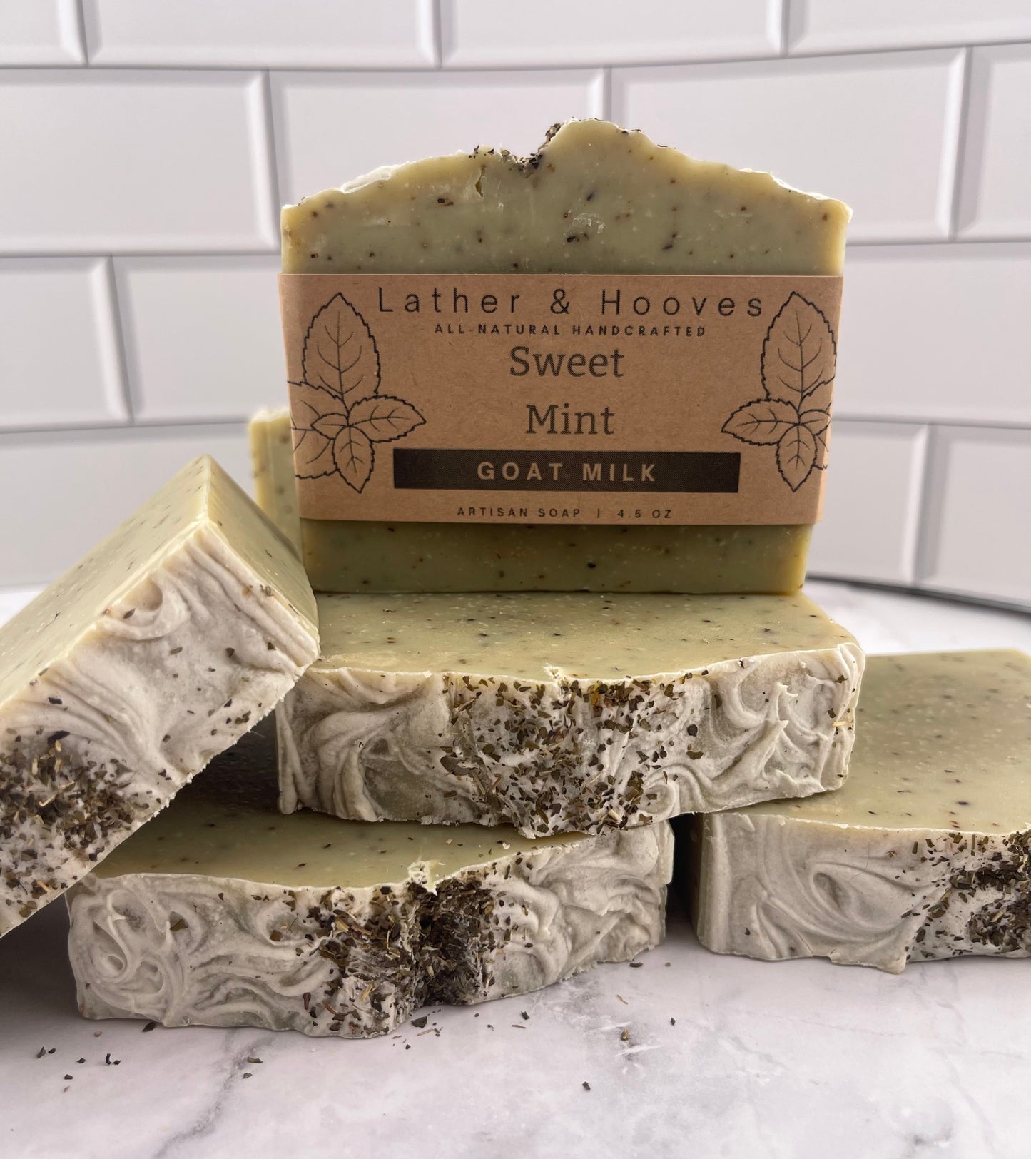 Sweet Mint - A cool, herbal cleanse that awakens the skin and clears the mind.