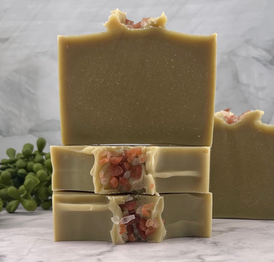 Green Goddess - An earthy, refreshing blend of greens and botanicals for naturally radiant skin.