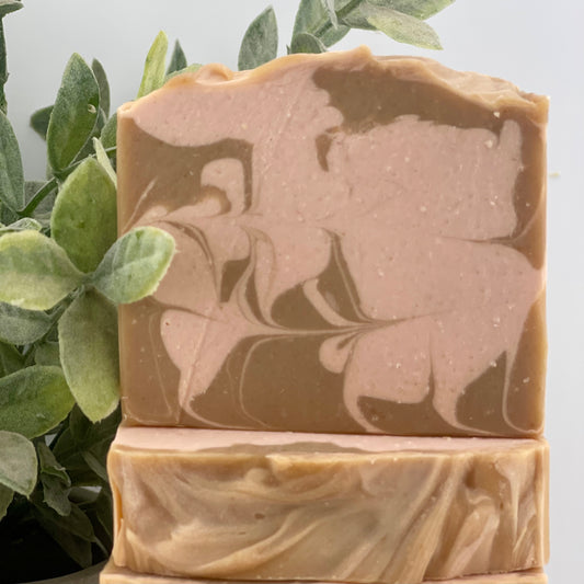 Pink Earth - 🌾Gentle care from the earth — calamine, oats, and creamy goat milk.